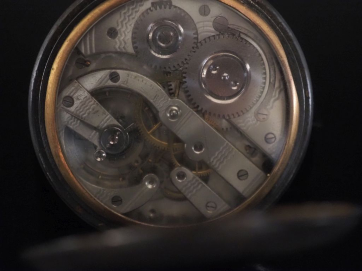 Montre de gousset régulateur à calendrier et phases de la lune en acie