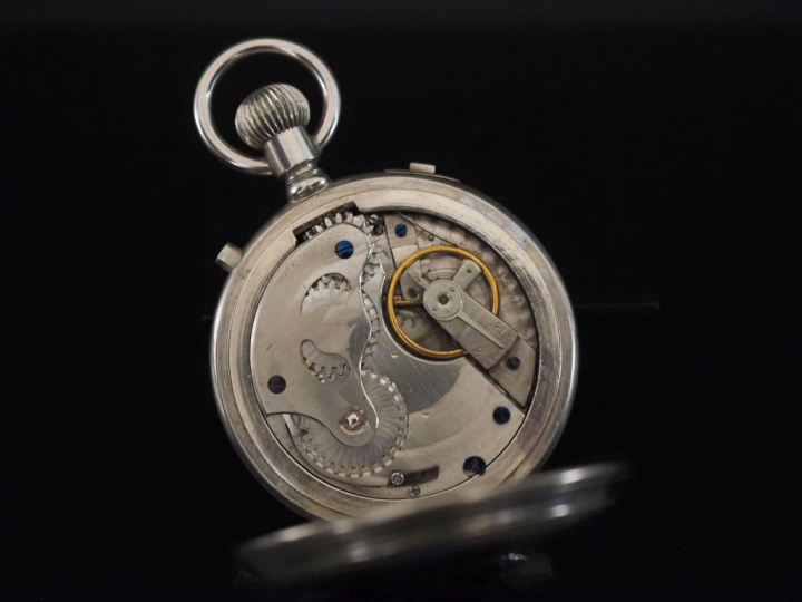 SPORT G.P Chronomètre vintage en métal.  Cadran à chiffres arabes et u