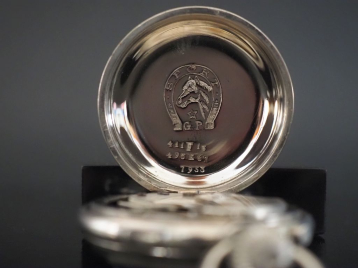 SPORT G.P Chronomètre vintage en métal.  Cadran à chiffres arabes et u