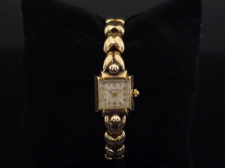 Montre bracelet de dame de style 1940, boitier et bracelet en or jaune