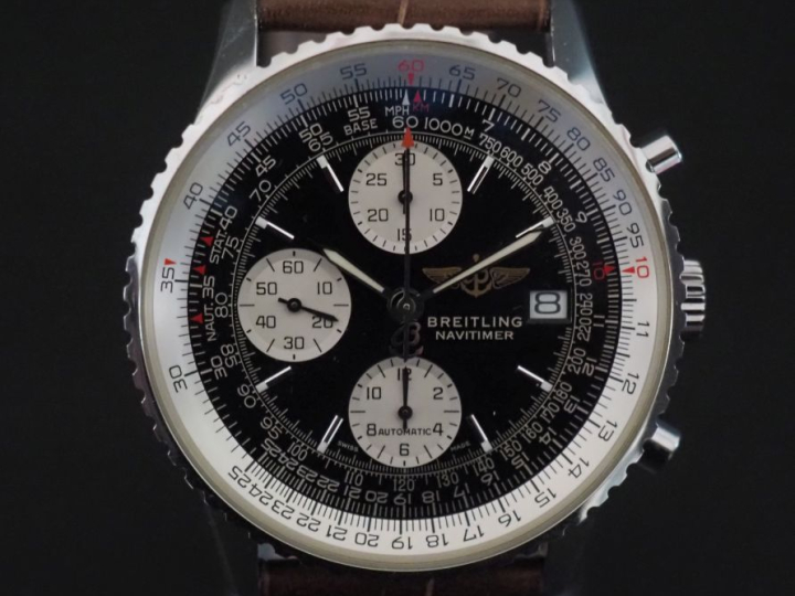 BREITLING, Navitimer Ref. A13322 Montre chronographe en acier.  Boitie