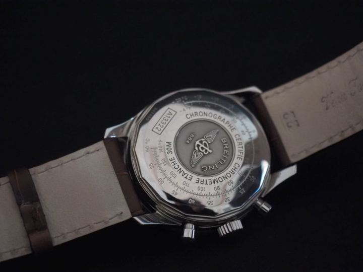 BREITLING, Navitimer Ref. A13322 Montre chronographe en acier.  Boitie