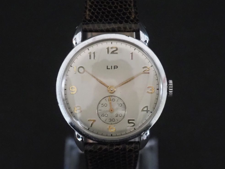 LIP, Jumbo Montre bracelet en acier.  Ref. 253035 Cadran rond à chiffr