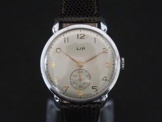 Vente aux enchères LIP, Jumbo Montre bracelet en acier.  Ref. 253035 Cadran rond à chiffr