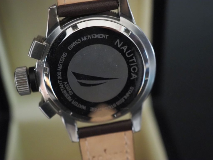 NAUTICA Ref. A29540 Montre bracelet en acier.  Cadran à trois compteur