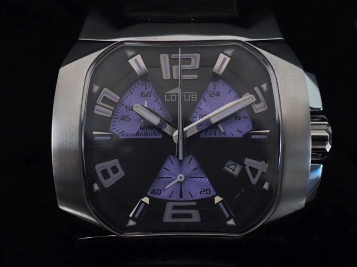 LOTUS Ref. 15501 Montre bracelet en acier. Cadran à trois compteurs vi