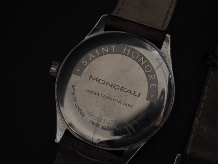 Ensemble comprenant :  - une montre bracelet de dame en acier de marqu