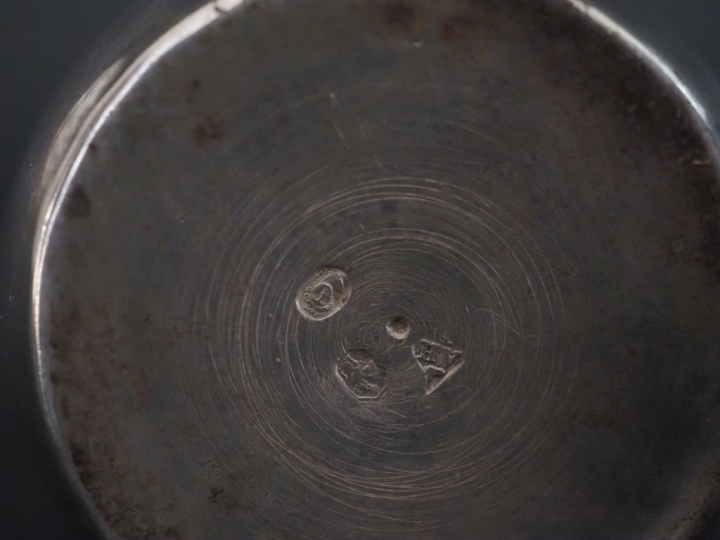 Petite verseuse fin XVIIIème - début XIXème en argent 950, poinçon au 