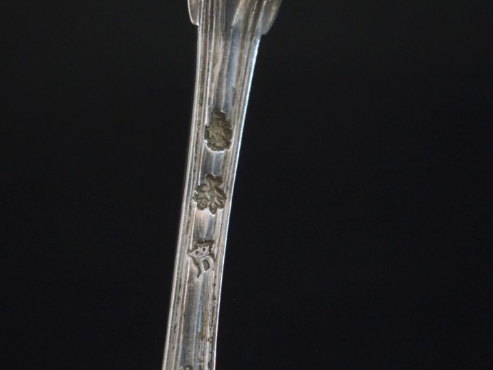 Suite de six petites cuillères XVIIIème en argent, modèle à filet.  Ar