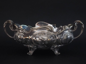 Vente aux enchères Jardinière de style rocaille en argent 925, poinçon Minerve, à décor d