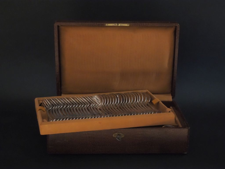 Partie de ménagère de style Louis XVI en argent 925, poinçon Minerve, 