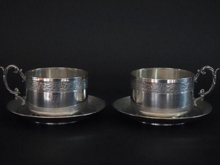 Paire de déjeuners de style Louis XV en argent 925, poinçon Minerve, à