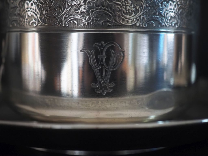 Paire de déjeuners de style Louis XV en argent 925, poinçon Minerve, à