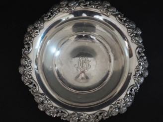 Vente aux enchères TIFFANY   Co Importante coupe creuse en argent 925, poinçon cygne.  Ra