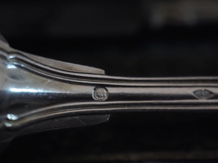 Partie de ménagère de style Louis XV en argent 925, poinçon Minerve, m