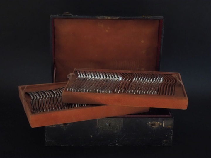 Partie de ménagère de style Louis XV en argent 925, poinçon Minerve, m