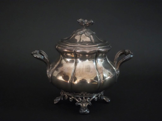 Vente aux enchères Sucrier Napoléon III en argent 925, poinçon Minerve.  Prise du couverc