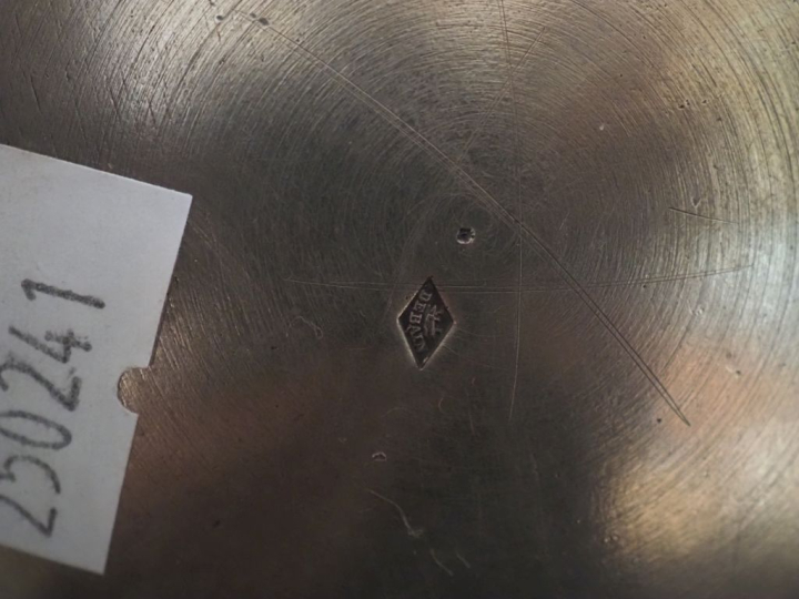 Sucrier Napoléon III en argent 925, poinçon Minerve.  Prise du couverc