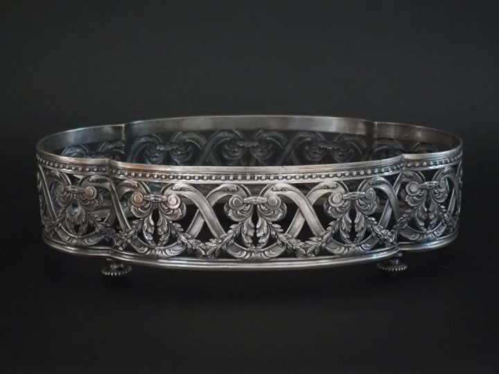 Jardinière quadrilobée de style Louis XVI en argent 925, poinçon Miner