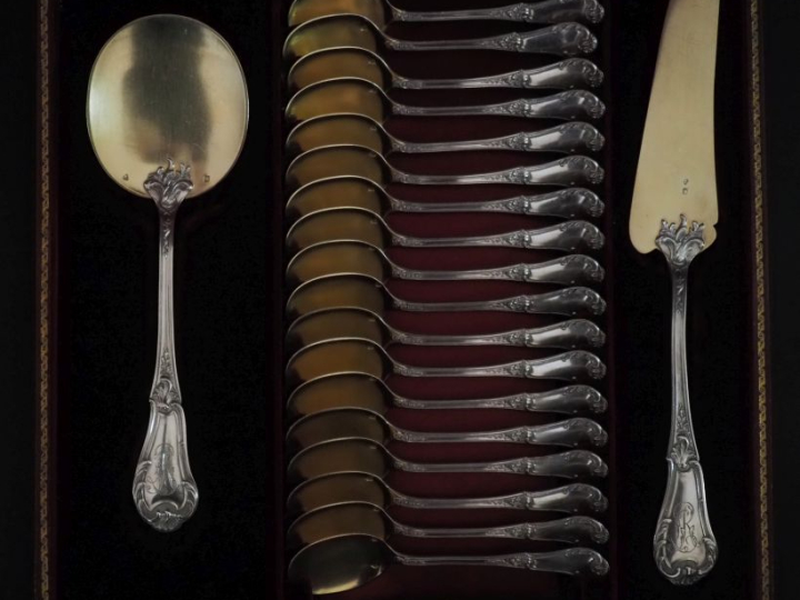 Nécessaire à glace de style rocaille en argent et argent doré 925, poi