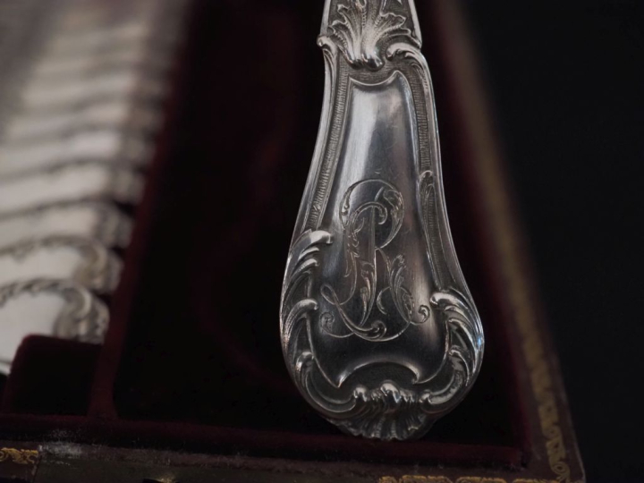 Nécessaire à glace de style rocaille en argent et argent doré 925, poi