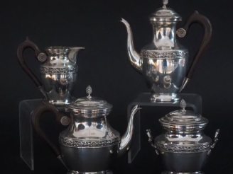 Vente aux enchères Service à thé et à café égoîtse de style Louis XVI en argent 925, poin
