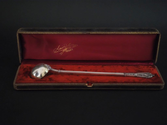 Vente aux enchères Louche à punch en argent et vermeil 925, poinçon Minerve.  La spatule,