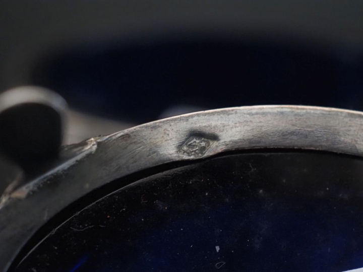 Paire de salerons de style Louis XVI en argent 925, poinçon Minerve, à