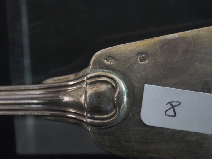 Pelle à gâteau en argent 925, poinçon Minerve, modèle à filet.  Spatul