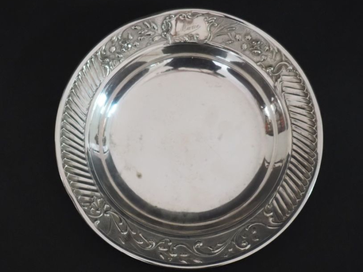 Assiette à bouillie de style Louis XV en argent 925, poinçon Minerve, 