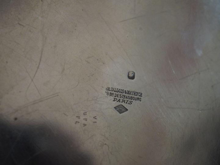 Assiette à bouillie de style Louis XV en argent 925, poinçon Minerve, 