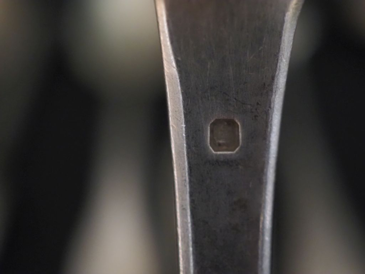 Ensemble comprenant :  - deux grands couverts en argent 925, poinçon M