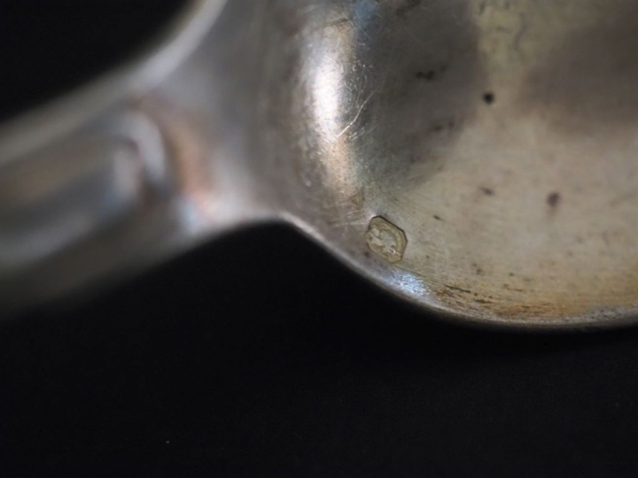 Ensemble comprenant :  - deux grands couverts en argent 925, poinçon M