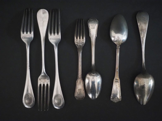 Vente aux enchères Ensemble comprenant :  - trois fourchettes en argent 925, poinçon Mine