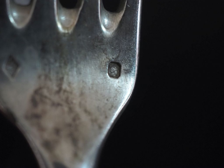 Ensemble comprenant :  - trois fourchettes en argent 925, poinçon Mine