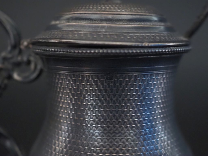 Moutardier de style Louis XVI en argent 925, poinçon Minerve, à décor 