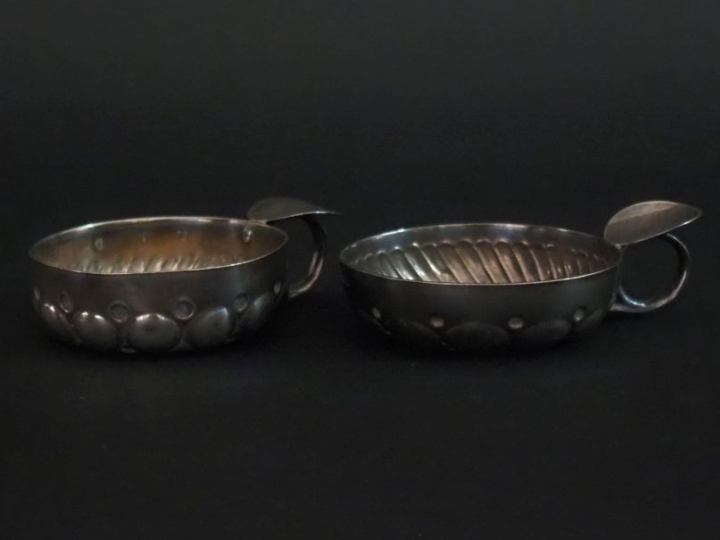 Ensemble comprenant deux différents tastes vin en argent 925, poinçon 