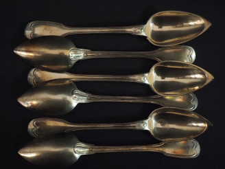 Vente aux enchères Suite de six petites cuillères en vermeil 925, poinçon Minerve, modèle