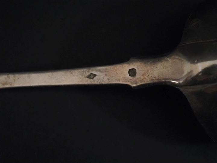 Ensemble comprenant :  - une cuillère à crème en argent 925, poinçon M