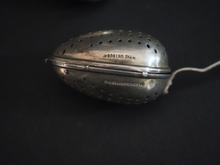 Ensemble comprenant :  - une cuillère à crème en argent 925, poinçon M