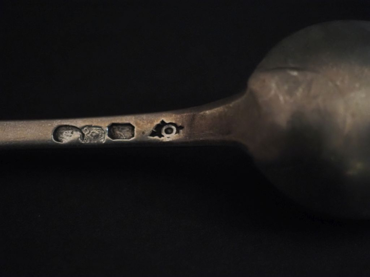 Ensemble comprenant :  - un grand couverts en argent 925, poinçon Mine