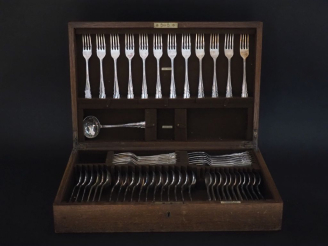 Vente aux enchères HARRODS Ltd - Silversmiths   Cutlers, London  Ménagère en métal argent