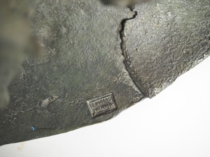 Georges JEANCLOS (1933-1997) « Moine en prière » Sculpture en bronze s