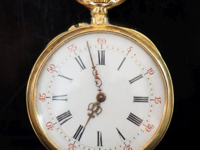 Montre de col Napoléon III en or jaune 750.  Cadran à chiffres romains