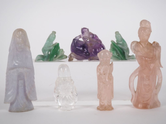 Vente aux enchères Chine, XXe siècle,  Ensemble comprenant sept pierres dures dont agate,