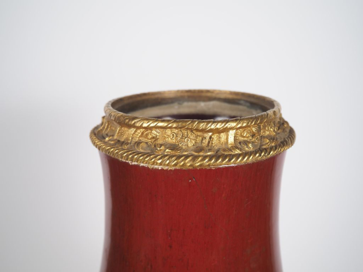 Chine, XIXe siècle,  Important vase balustre, en porcelaine émaillée s