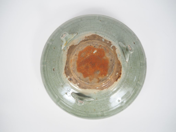 Chine, XVIIe-XVIIIe siècle, Coupe tripode, en porcelaine émaillée céla