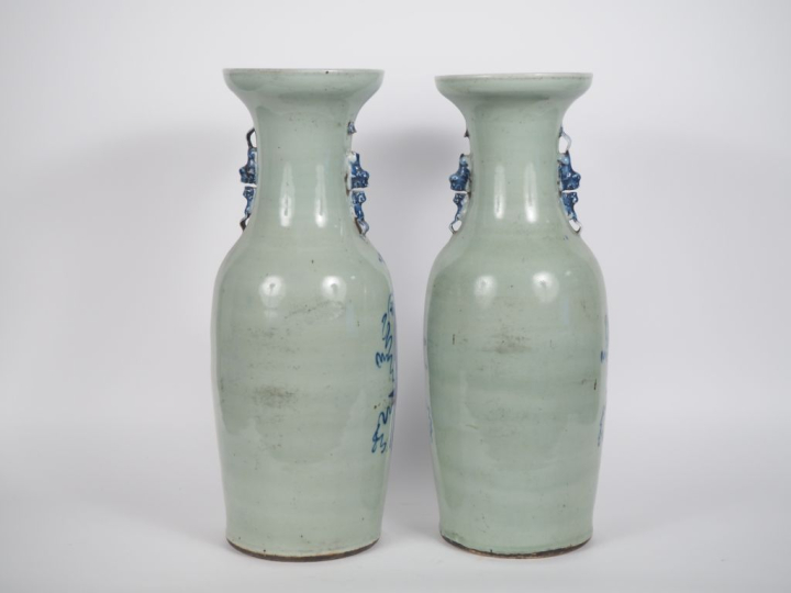 Chine, fin XIXe siècle,  Paire de grands vases de forme balustre en po