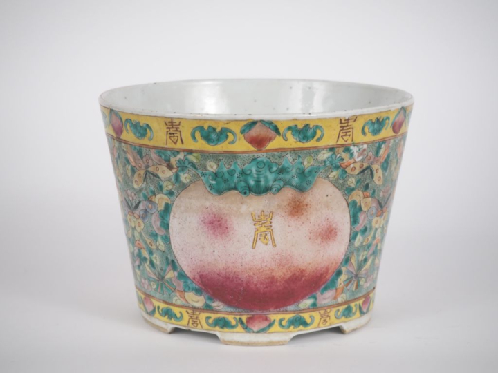 Chine, vers 1900,  Jardinière, cache pot, circulaire en porcelaine et 