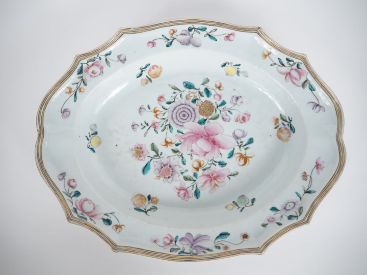 Compagnie des Indes, XVIIIe siècle,  Importante terrine couverte sur s